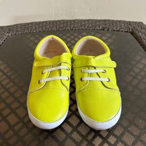 Monkey Feet kids low top leather slip on sneaker shoes size 6-7